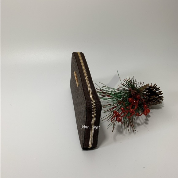 Michael Kors Jet Set Travel Large Wallet - Picture 2 of 8